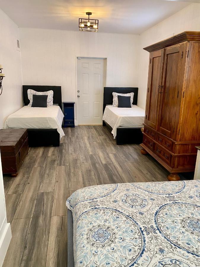 Casa Wellness Apartment Tamiami ภายนอก รูปภาพ